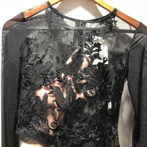 LF lace & mesh long sleeve crop top